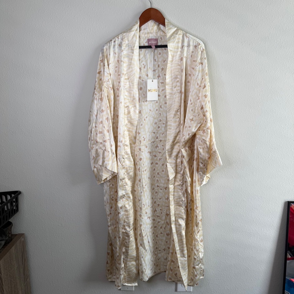 Show Me Your Mumu x Curateur Harlow Robe NWT One Size Missing Belt Ivory‎ - Picture 3 of 14
